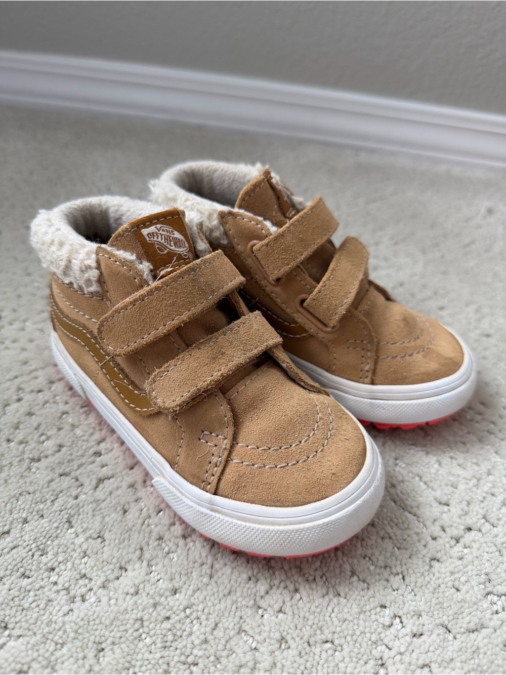 Vans Kids Tan Suede High-Top Sneakers with Sherpa Lining